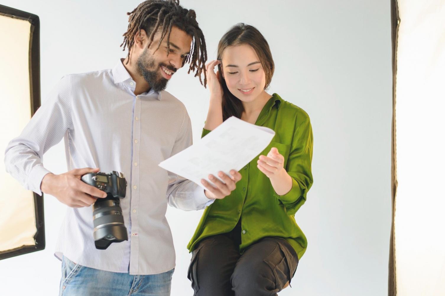 jalernoquvi team working on innovative financial presentation solutions