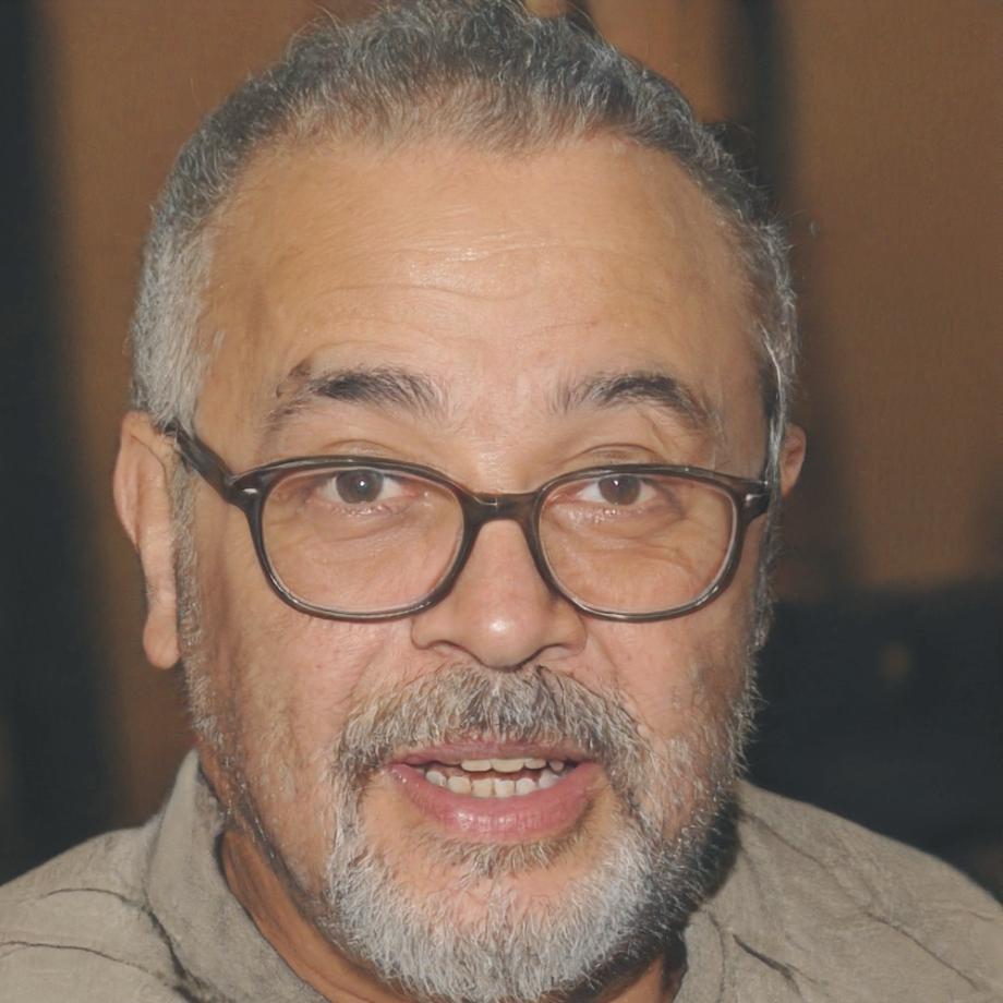 Jasper Kellaway, Senior Financial Analyst